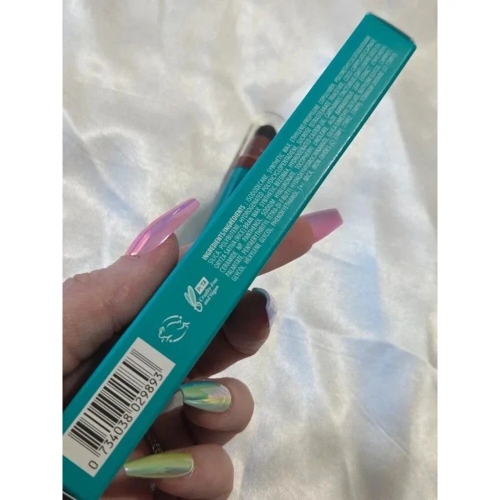 Thrive Infinity Waterproof Eyeshadow Stick - Tai (warm cranberry matte)